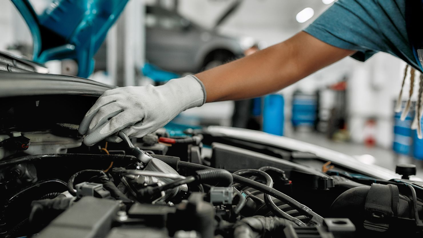 Professional car repair training workshop